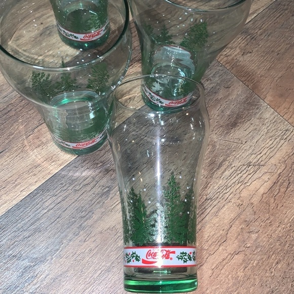 Set of 4 Vintage Retro Holiday Christmas Coca-Cola Drinking Bar Diner Glasses - Picture 4 of 10